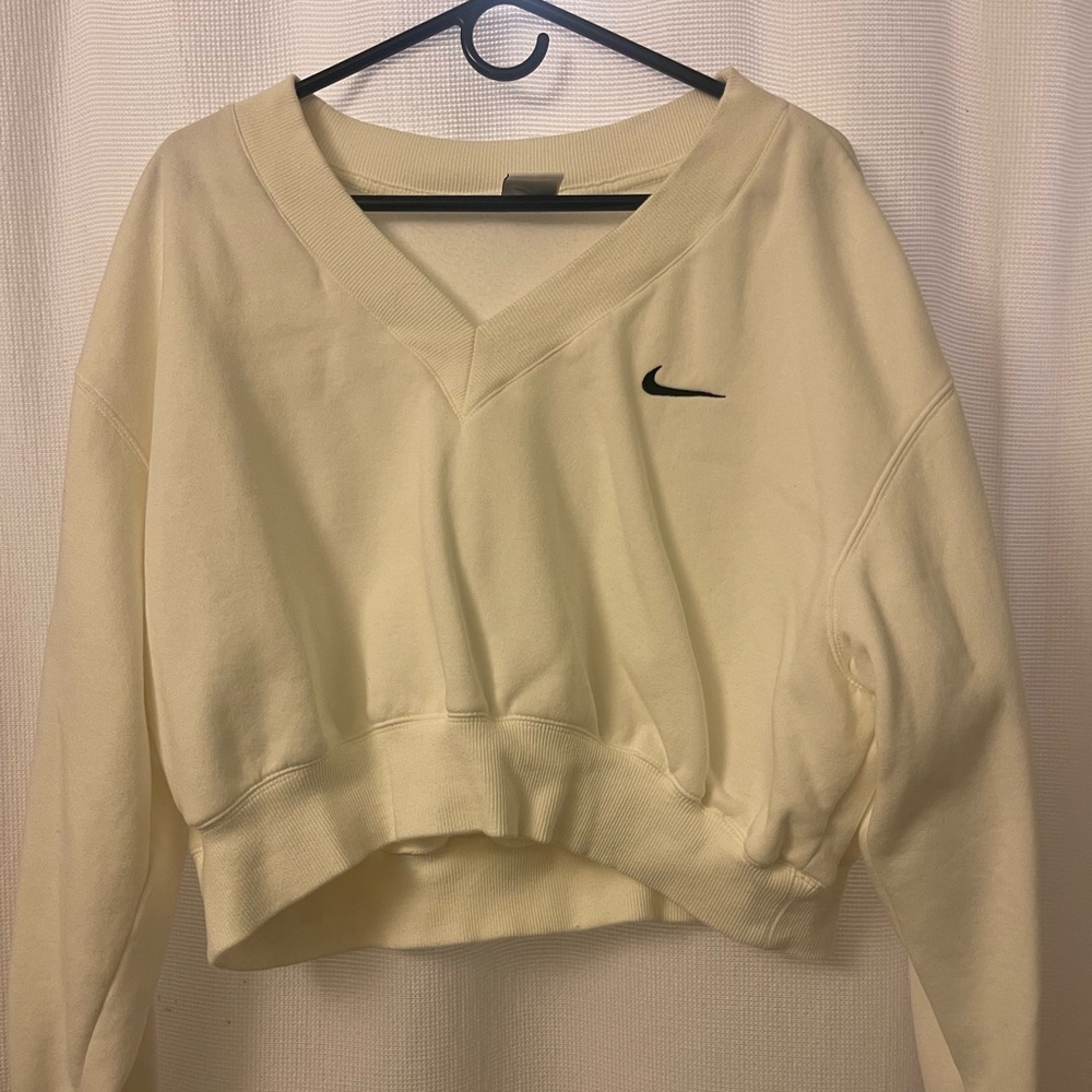 Nike Sportswear Phoenix Fleece Women's Cropped V-Neck